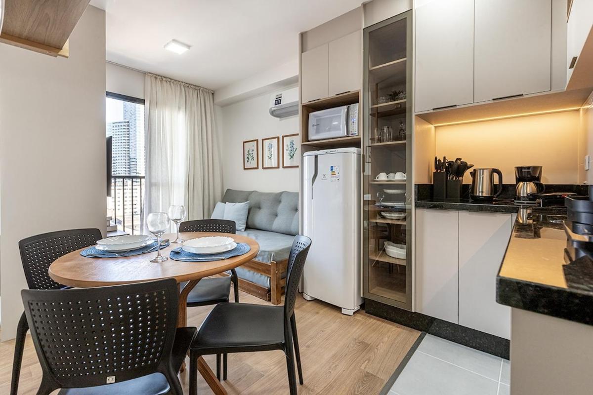 Apartamento com Varanda